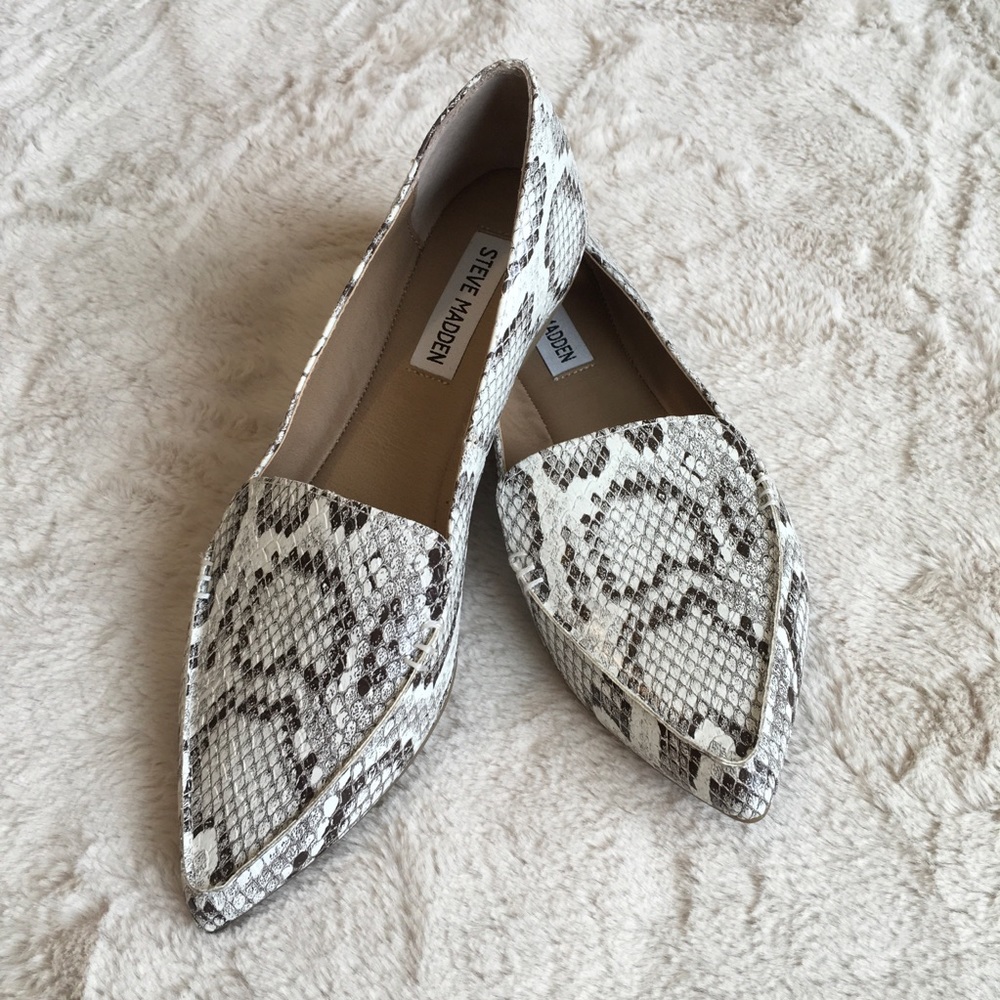 NEW Steve Madden White/Brown Snakeskin Smokers Loafers